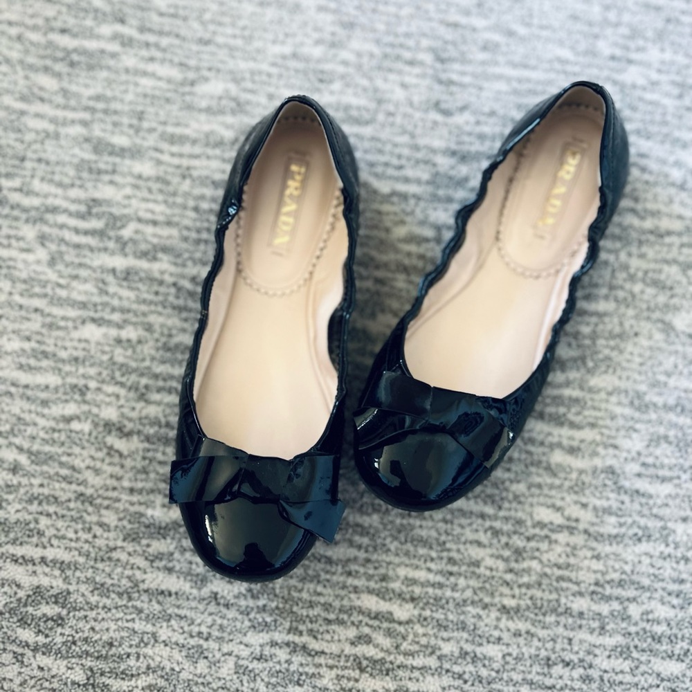 PRADA // NWOT bow ballet flats